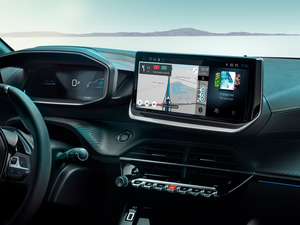 Nieuwe Peugeot E-208 met 10" aanraakscherm
