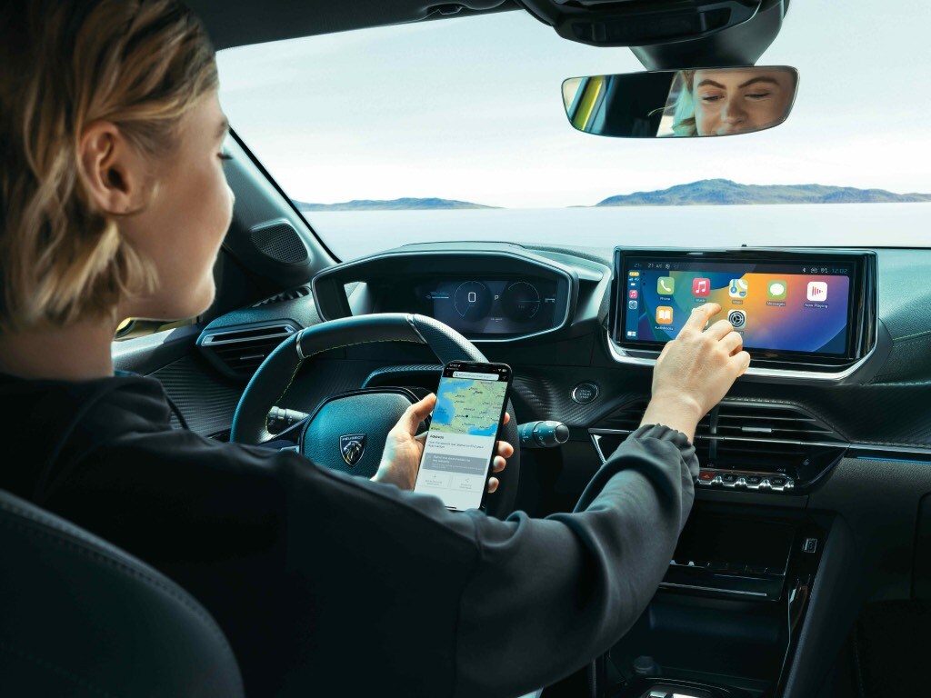 Nieuwe Peugeot E-208 Geconnecteerde diensten