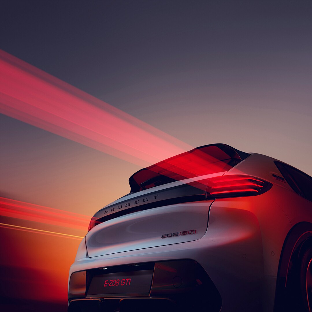 Nieuwe PEUGEOT E-208 GTi achteraanzicht