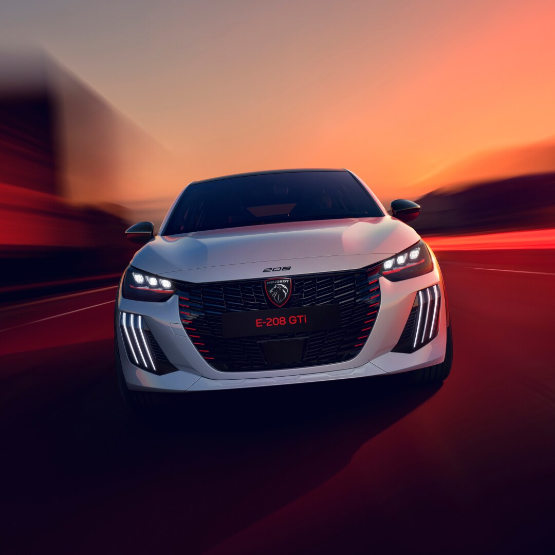 Vooraanzicht van de nieuwe PEUGEOT E-208 GTi