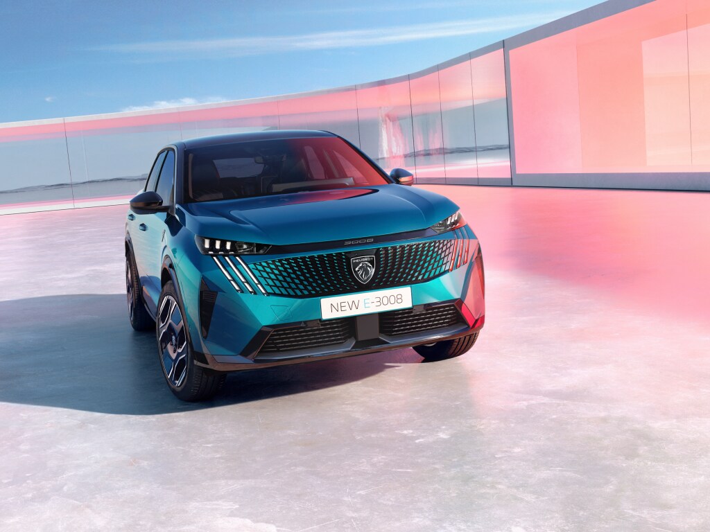 Nieuw PEUGEOT E-3008 Blue Obsession vooraanzicht