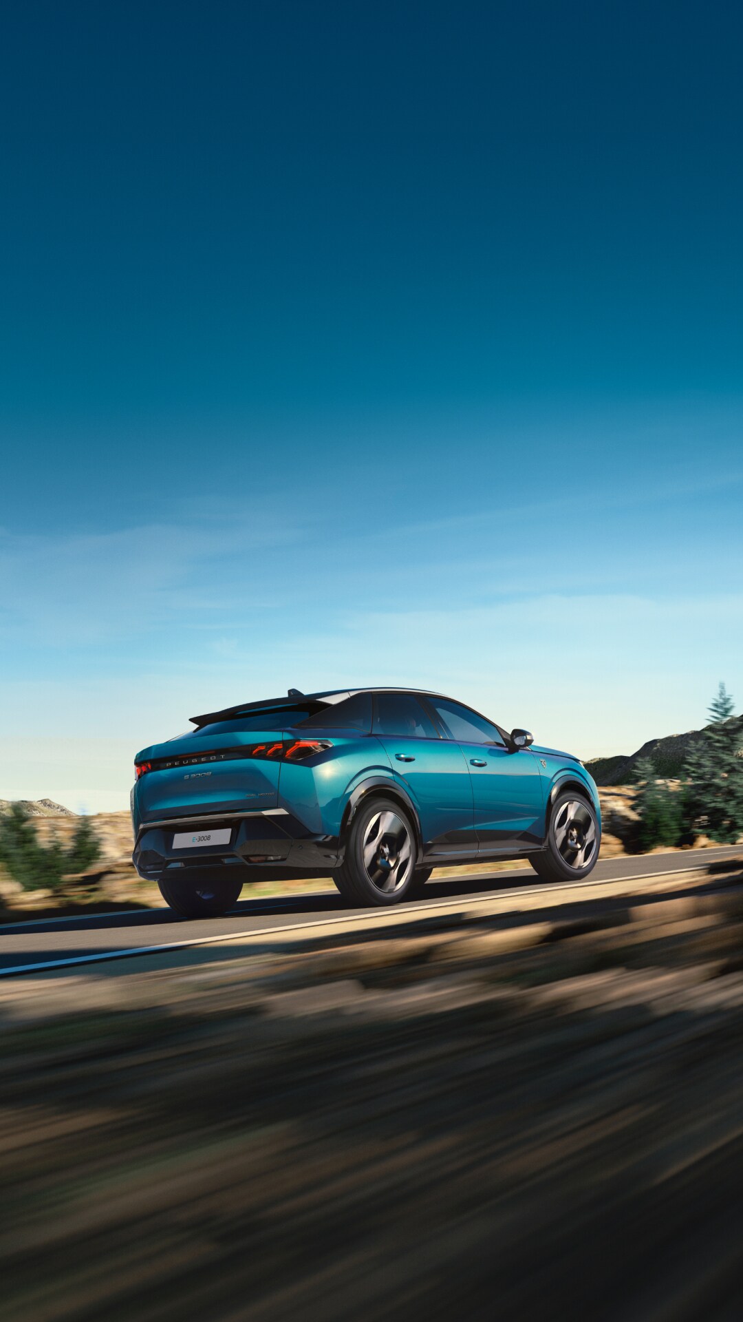 PEUGEOT E-3008 uitzicht achterkant