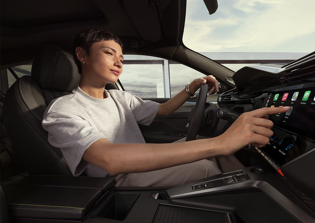 Nieuwe Peugeot E-408 geconnecteerde diensten